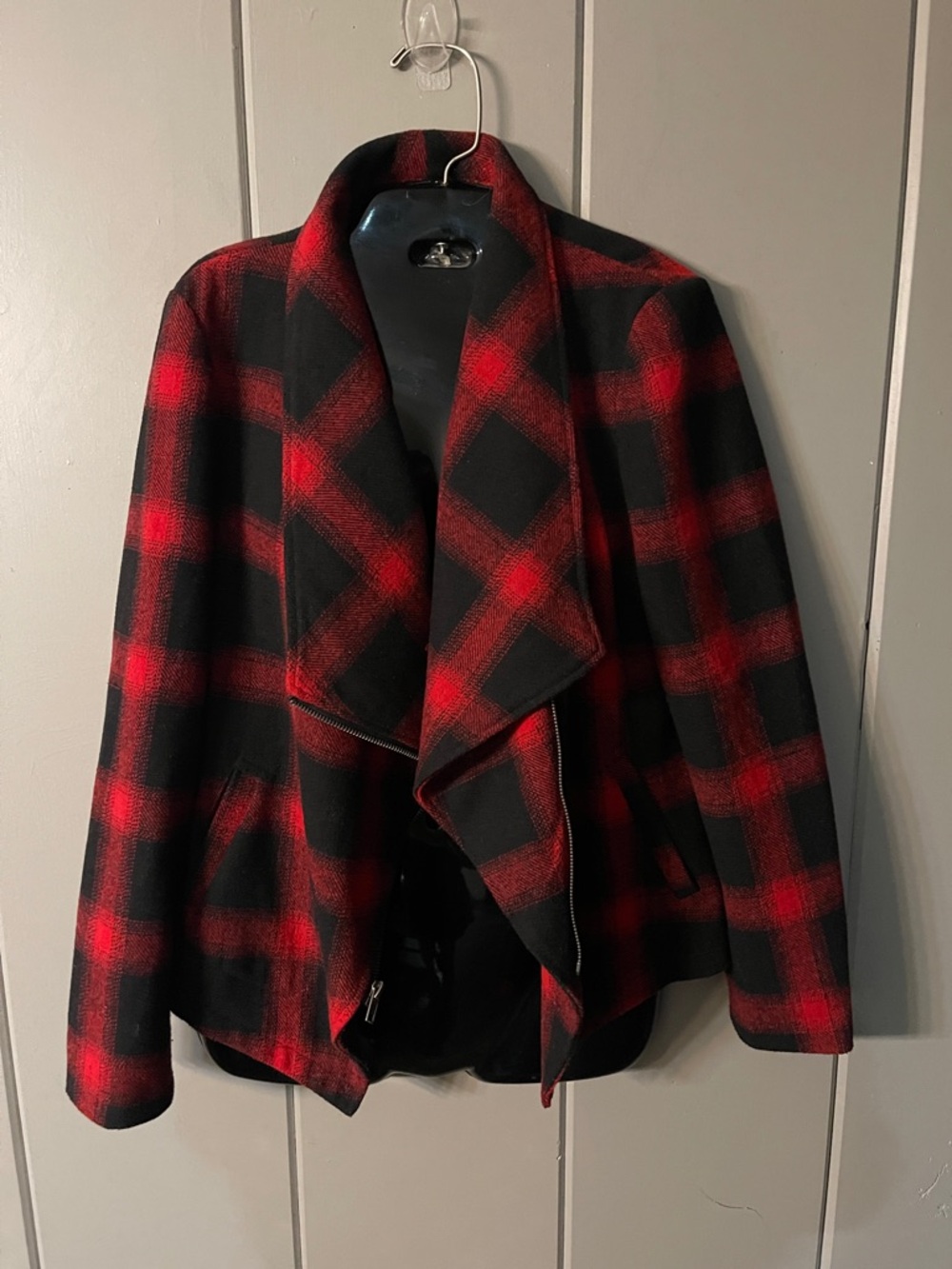 BB Dakota Jacket Wool Black Red Checkered Quiet Luxury Club Corporate Old Money